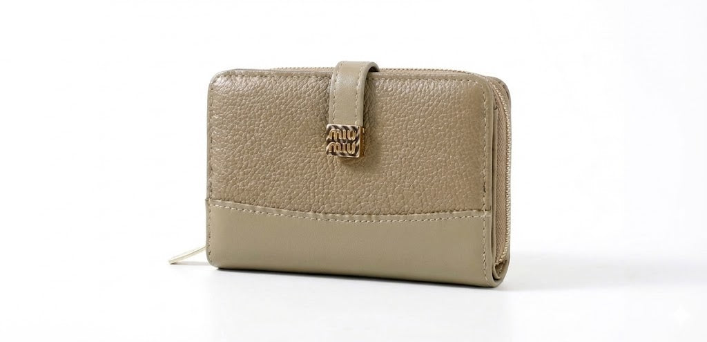 Billetera Mini Lock
Mía