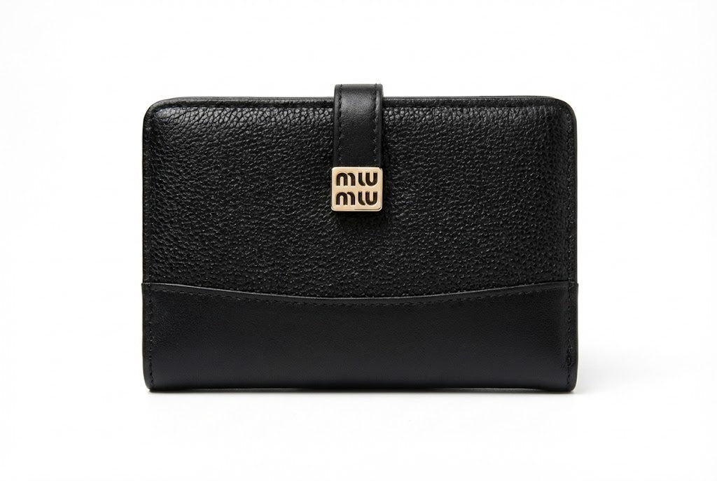 Billetera Mini Lock
Mía